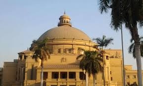 جامعة القاهرة تُعلن تعليق الدراسة تزامنًا مع زيارة الرئيس الفرنسي إيمانويل ماكرون